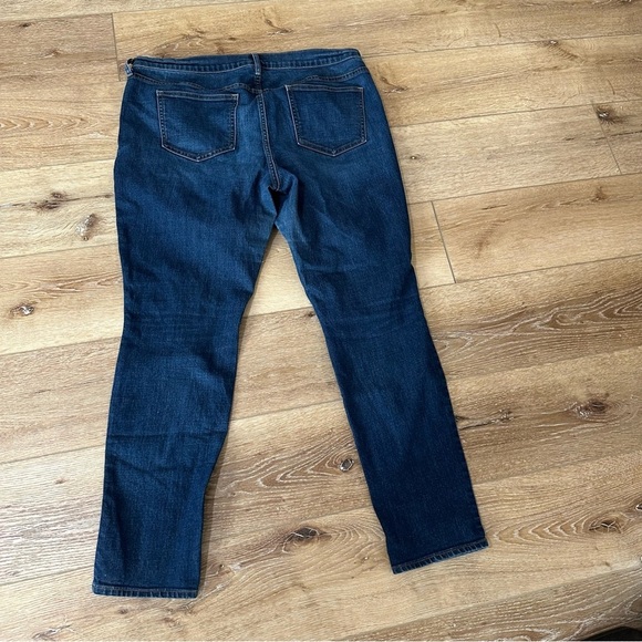 Old Navy The Diva Women’s Mid-Rise Medium Wash Denim Jeans Sz 16 Regular GUC - Picture 7 of 7